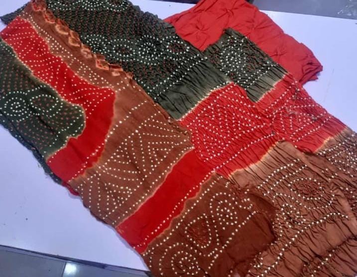 Classic Chiffon Chunri Suit – Graceful Traditional Look